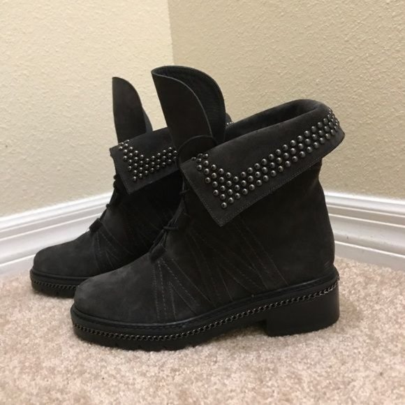 Stuart Weitzman Studded Suede Biker Boots Gray Ankle Combat Size 5 NWOT - Picture 6 of 8
